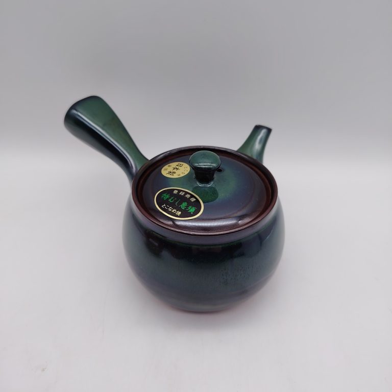 Teiera giapponese "kyusu" in ceramica rossa smaltata di colore verde cangiante