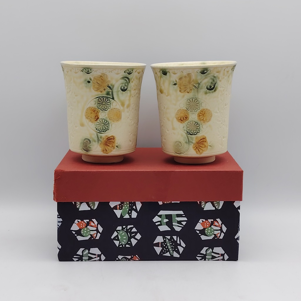 Coppia di tazze in ceramica Kyoyaki - Yuusai Hana Mishima "Kiku"