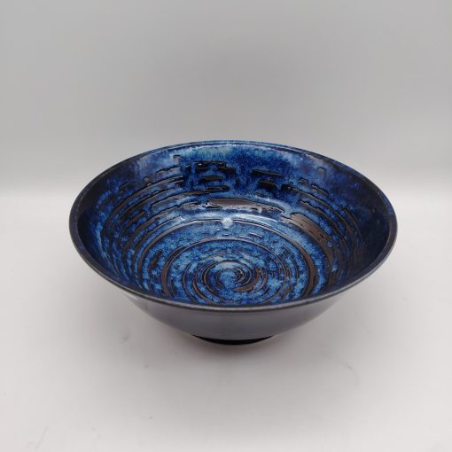 Ciotola da ramen blu con spirali nere