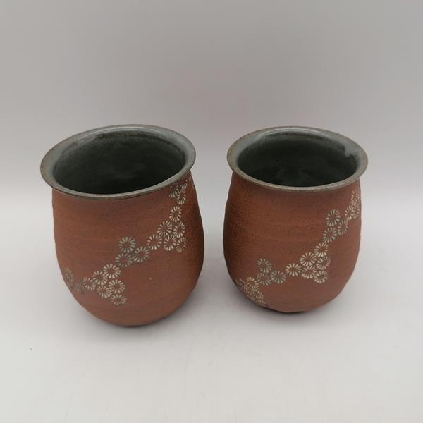 Coppia di tazze in ceramica Kyoyaki - Kiku Mishima - immagine 4