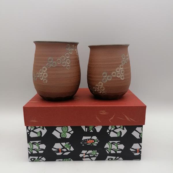 Coppia di tazze in ceramica Kyoyaki - Kiku Mishima - immagine 2