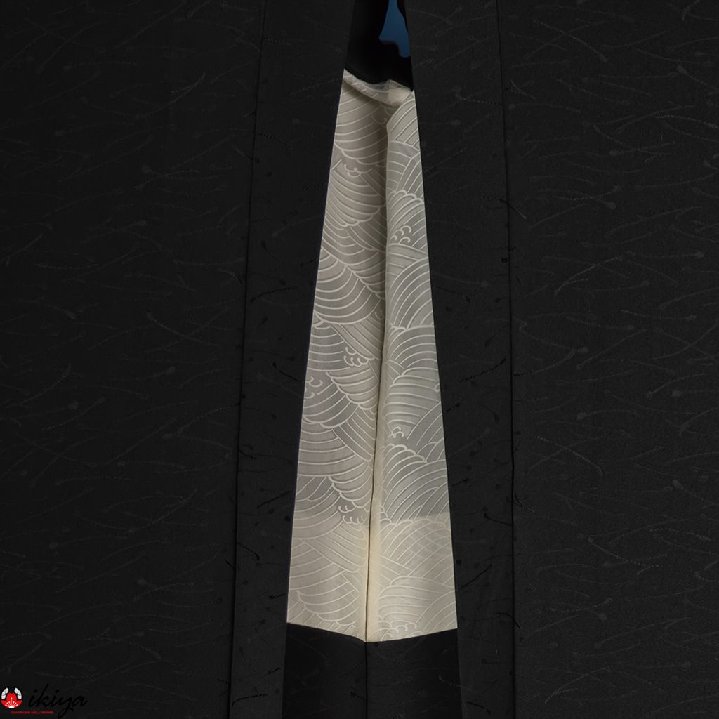 Haori da donna formale in seta "rinzu" nera con "kirimon" - immagine 3