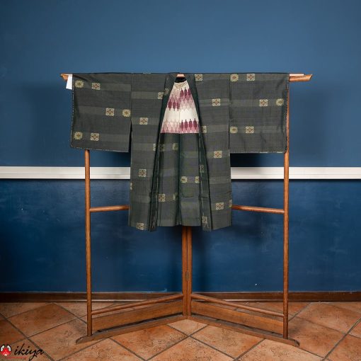 Haori da donna in seta Tsumugi nero/blu con motivo floreale