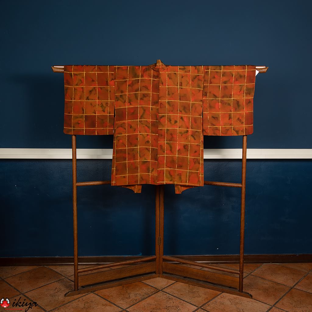 Haori da donna in seta arancione con fantasia a quadri - immagine 3