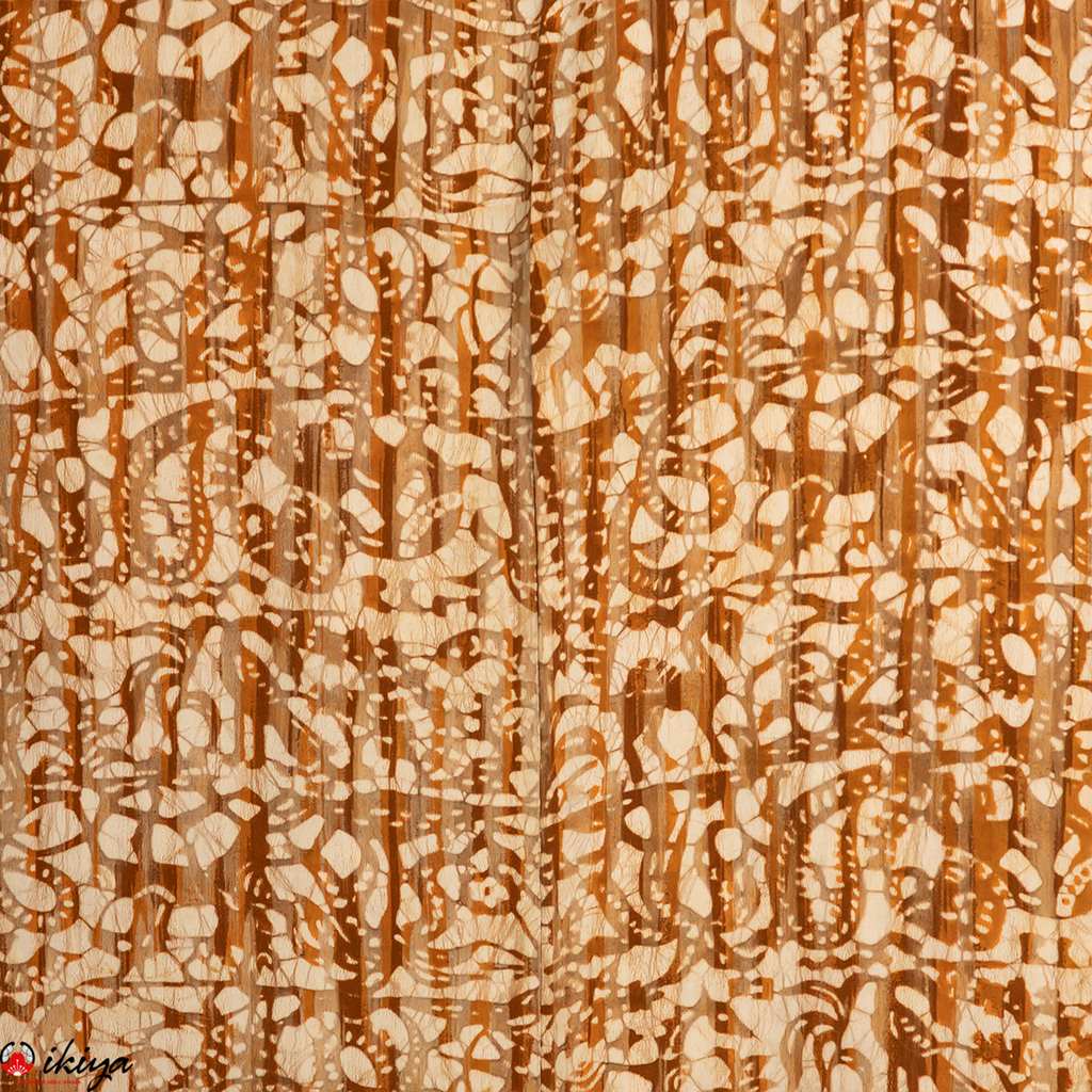 Haori da donna in seta "chirimen" arancio/marrone con fantasia astratta - immagine 2