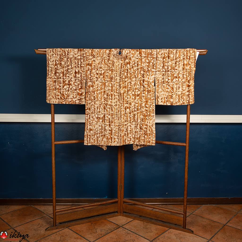 Haori da donna in seta "chirimen" arancio/marrone con fantasia astratta - immagine 4