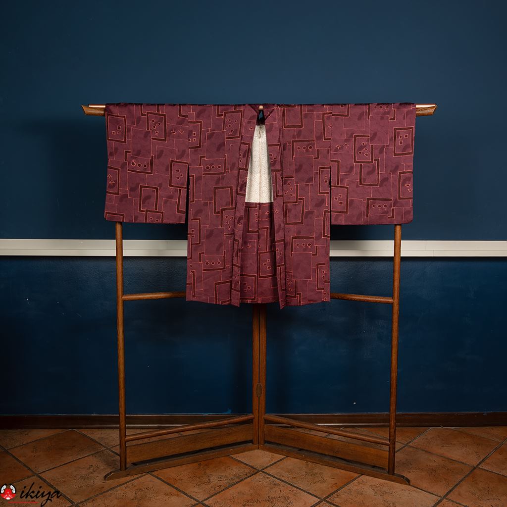 Haori da donna in seta "rinzu" viola con motivo astratto