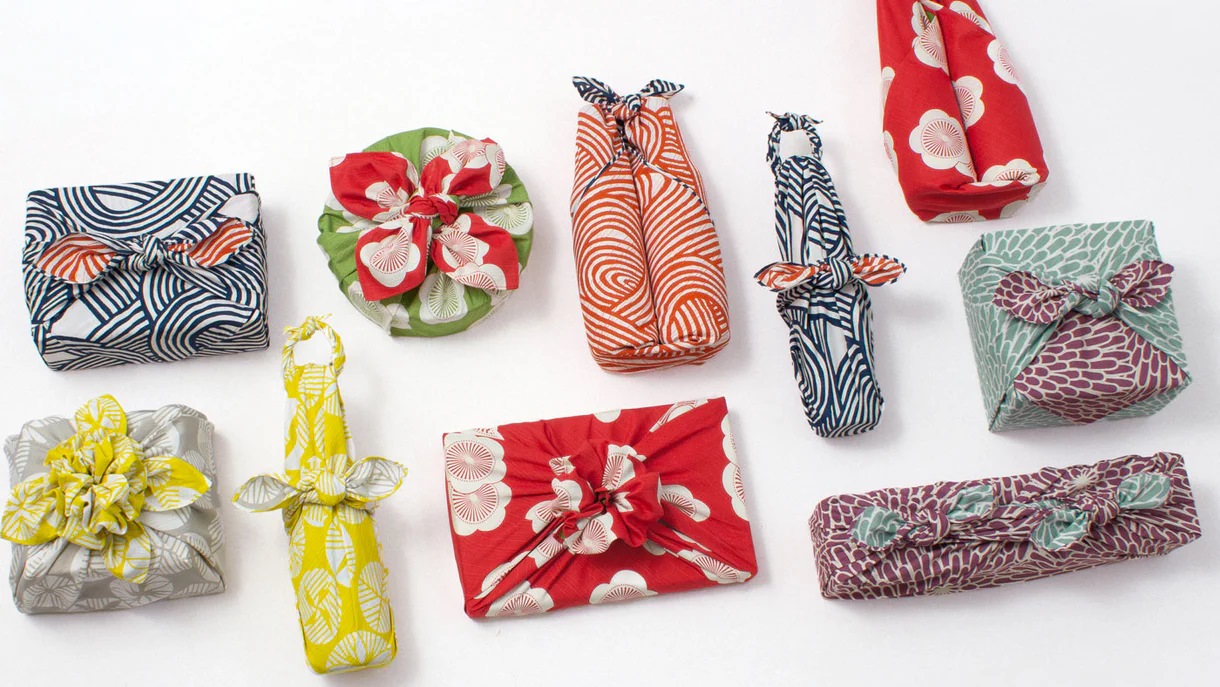 Laboratorio sui furoshiki: aspettando la primavera | sabato 8 marzo 2025 alle 10.30