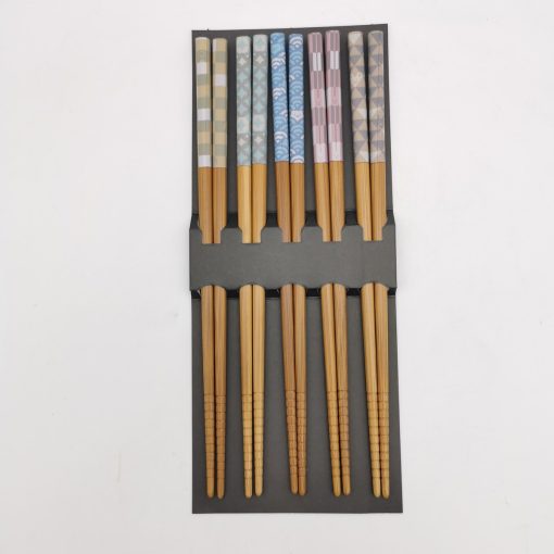 Set di 5 bacchette in legno con animali