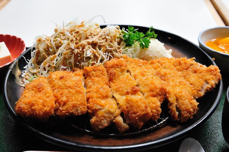 Tonkatsu: come preparare al forno la cotoletta di maiale alla giapponese