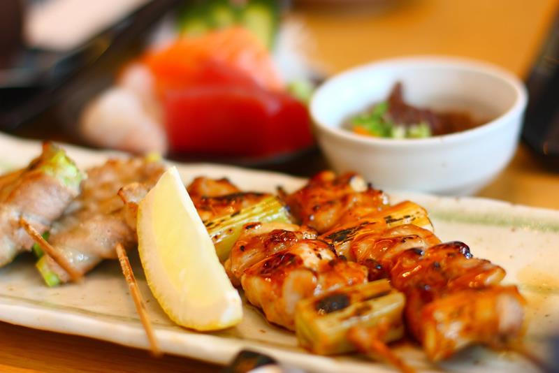 Yakitori: la ricetta giapponese degli spiedini di pollo e verdure