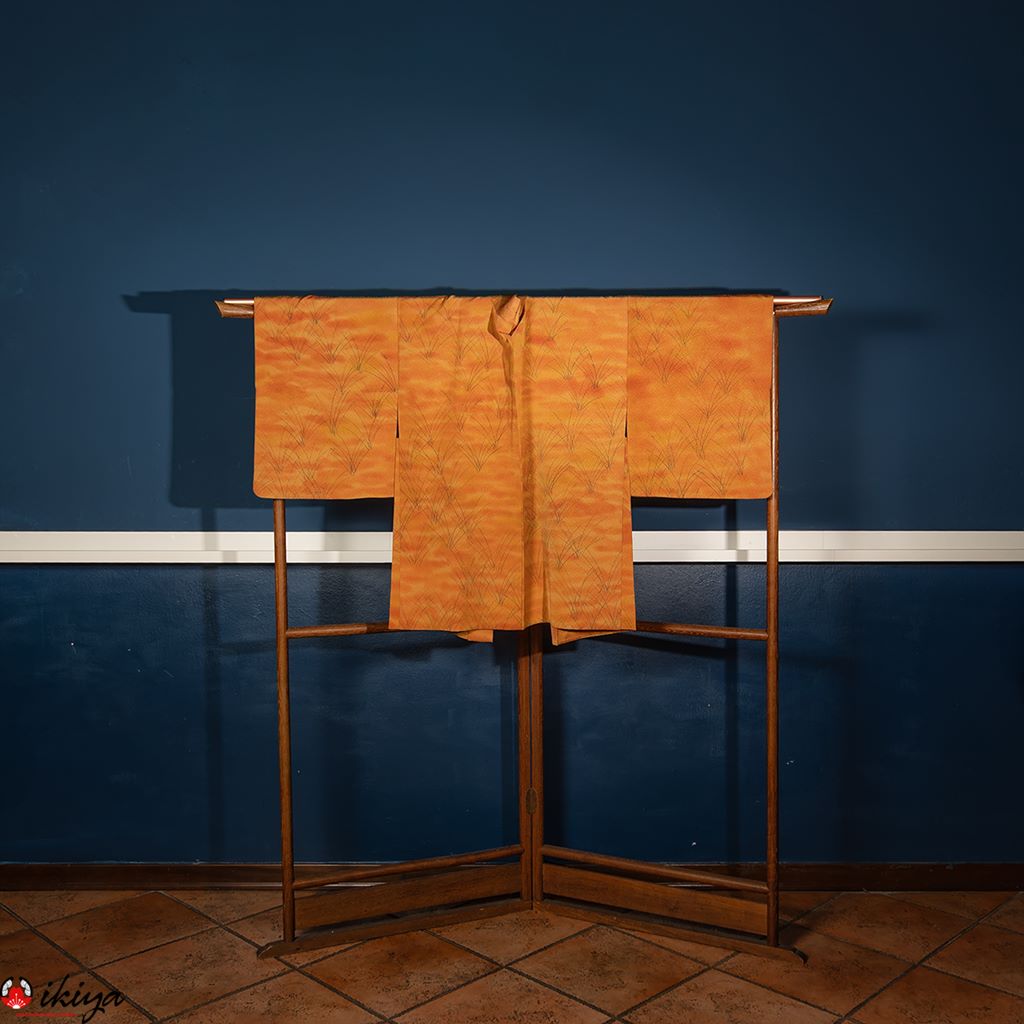 Haori vintage in seta ocra ad effetto sfumato con fili d’erba - immagine 2