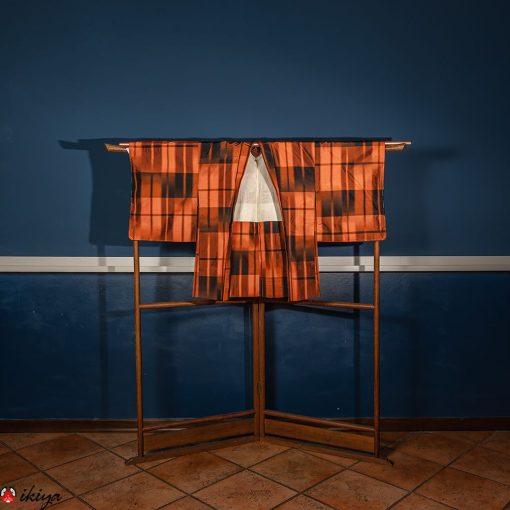 Haori da donna in seta tsumugi arancio e nero a quadri
