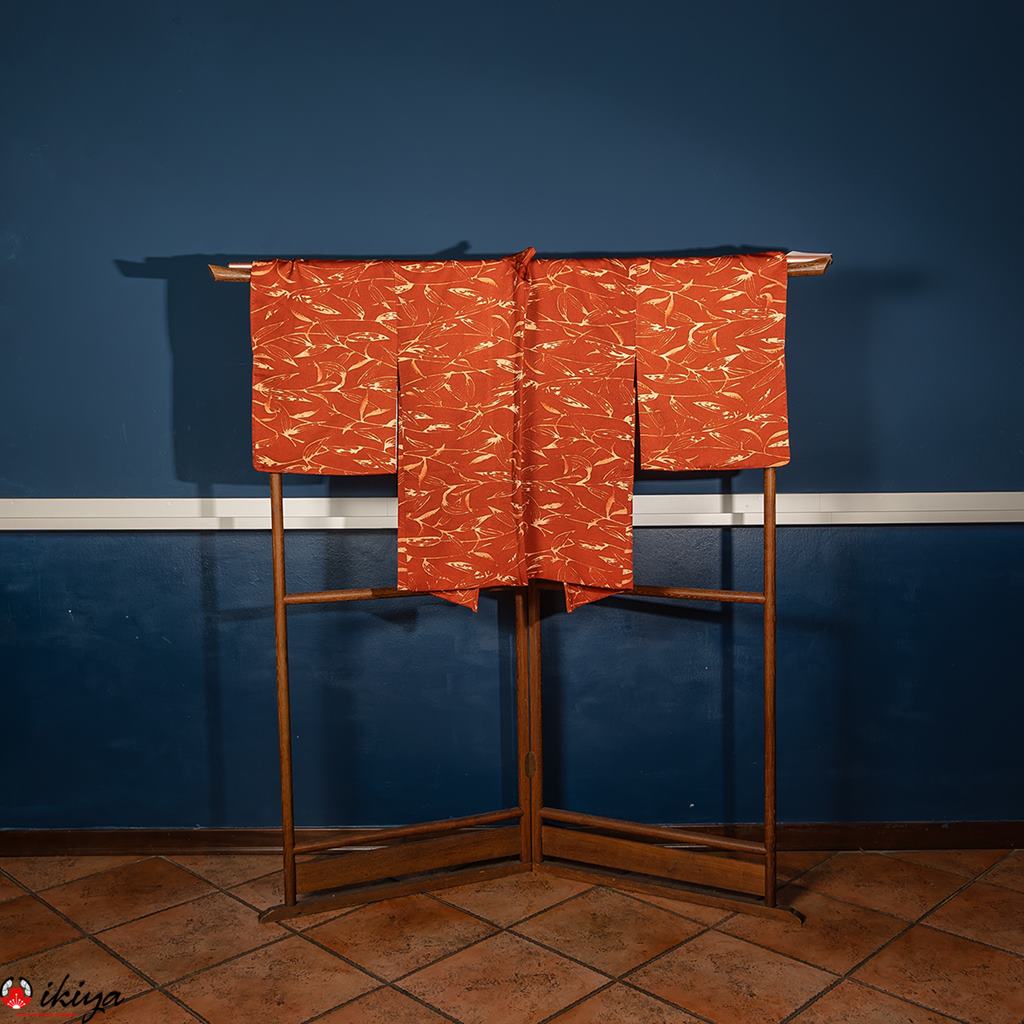 Haori vintage in seta arancione scuro con foglie di bambù stilizzate - immagine 3