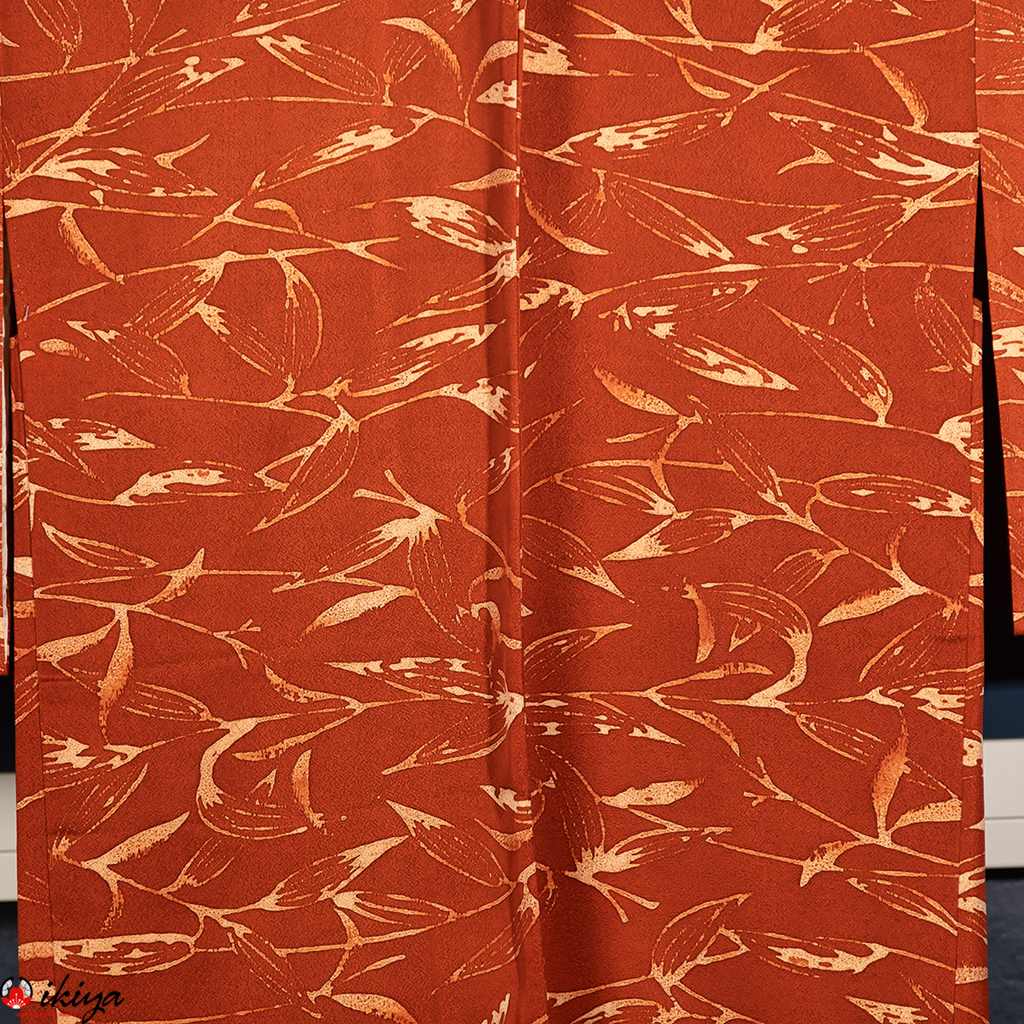 Haori vintage in seta arancione scuro con foglie di bambù stilizzate - immagine 2