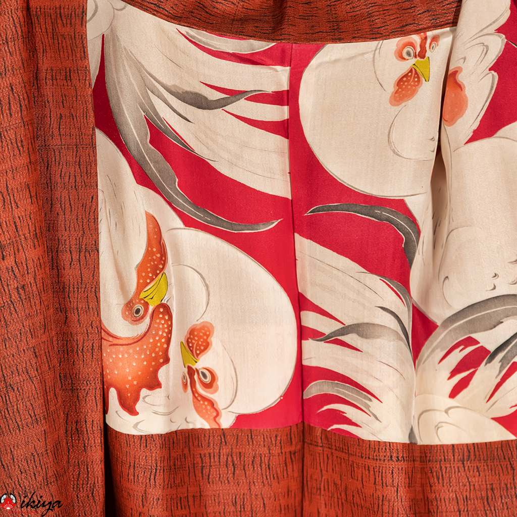 Haori vintage in seta chirimen color corallo con dettagli neri - immagine 5