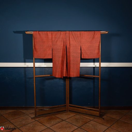 Haori vintage in seta chirimen color corallo con dettagli neri