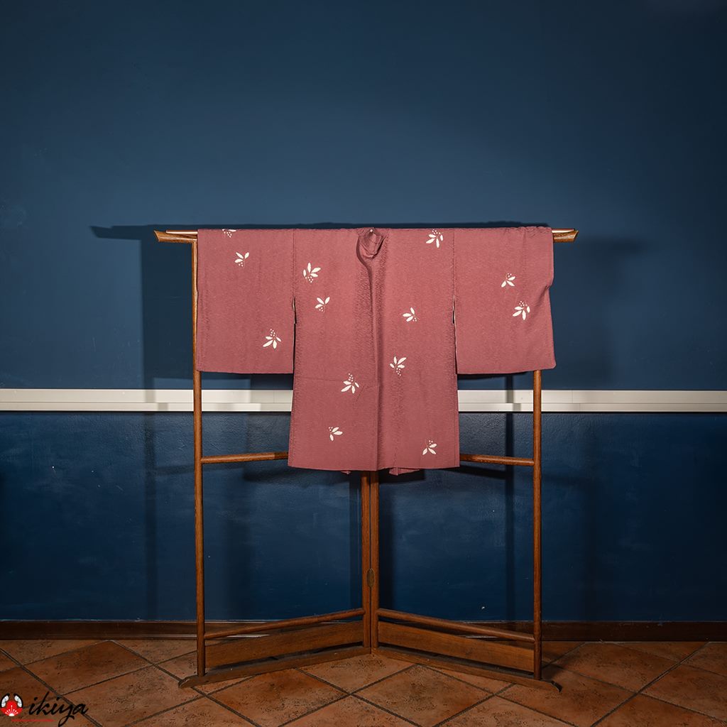 Haori vintage in seta rosa antico con piccolo motivo di foglie e dettagli in foglia d'oro - immagine 3