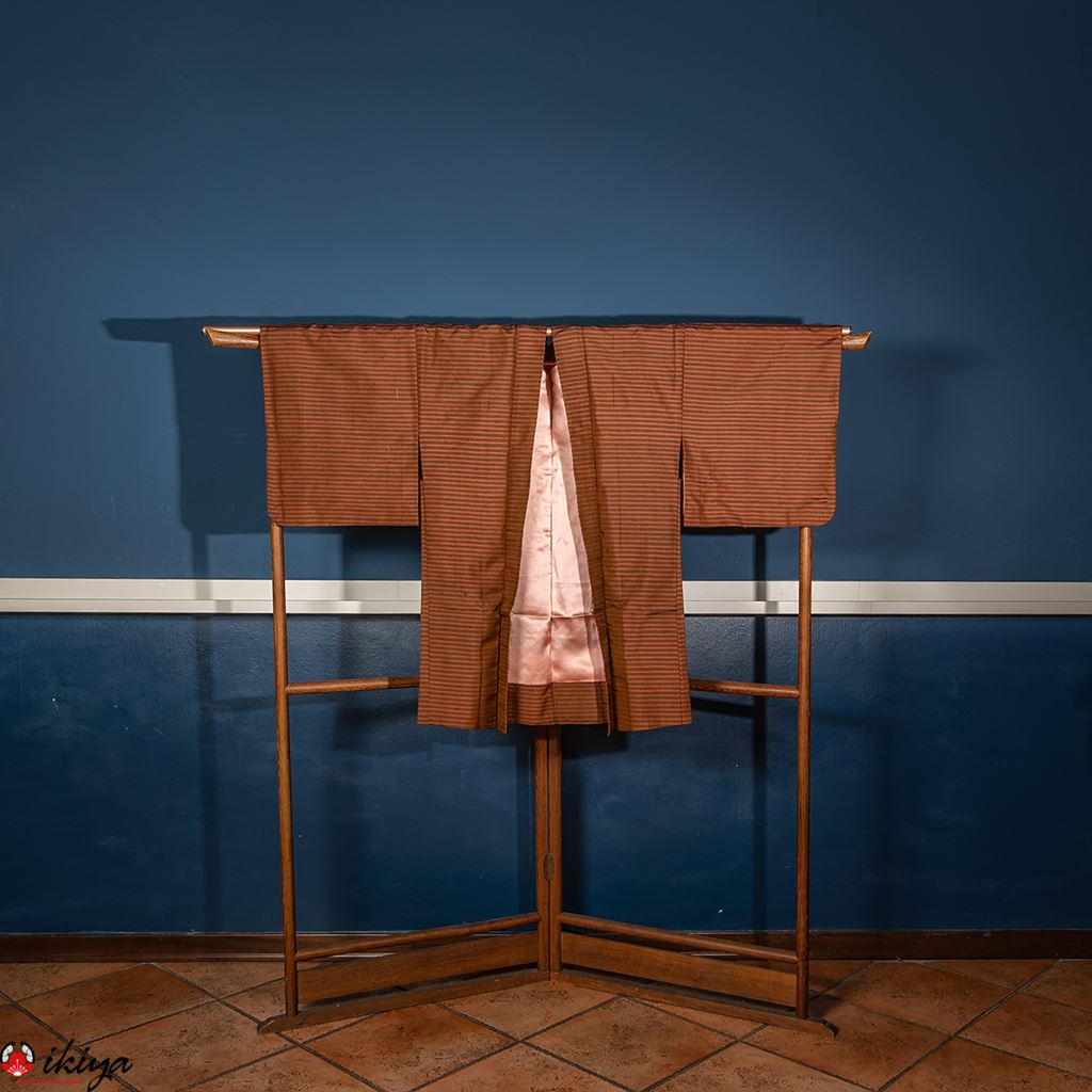 Haori vintage in seta tsumugi marrone a righe orizzontali