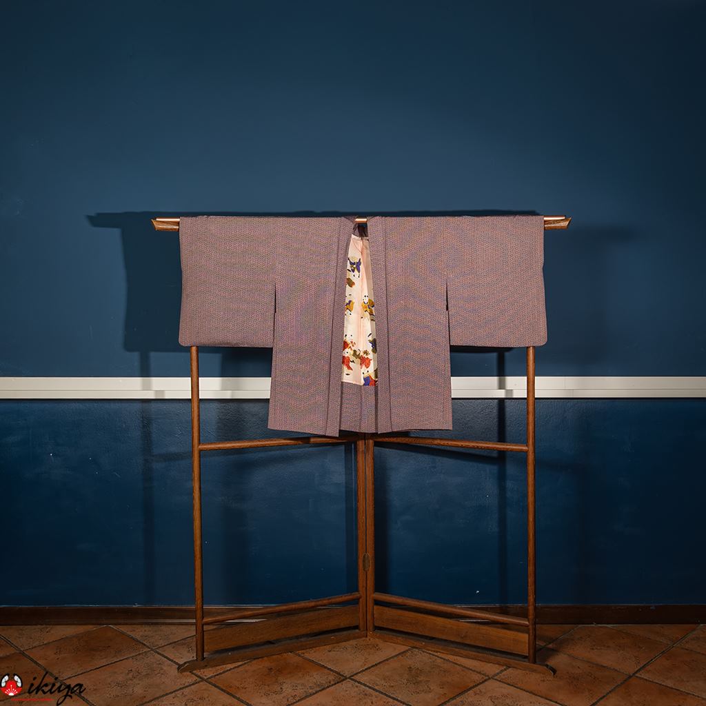 Haori vintage in seta viola con piccolo motivo geometrico e fodera karako