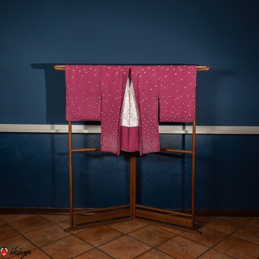Haori vintage in seta damascata viola con piccoli fiori bianchi