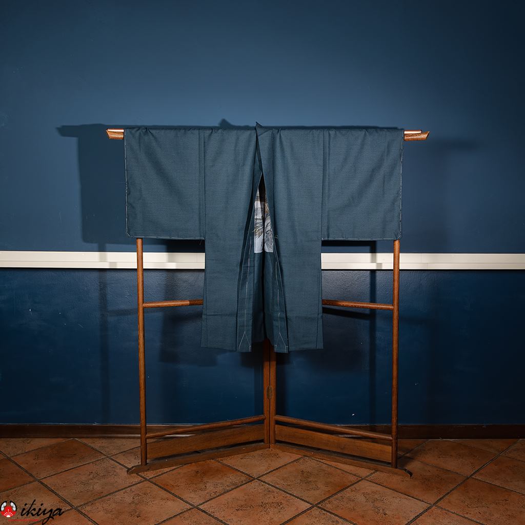 Haori vintage da uomo in seta blu con stampa di falco su ramo di pino